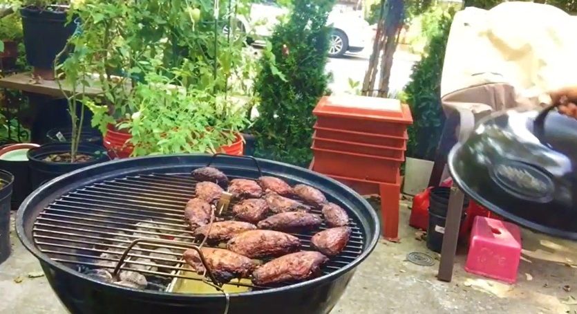 using pellets in a charcoal smoker